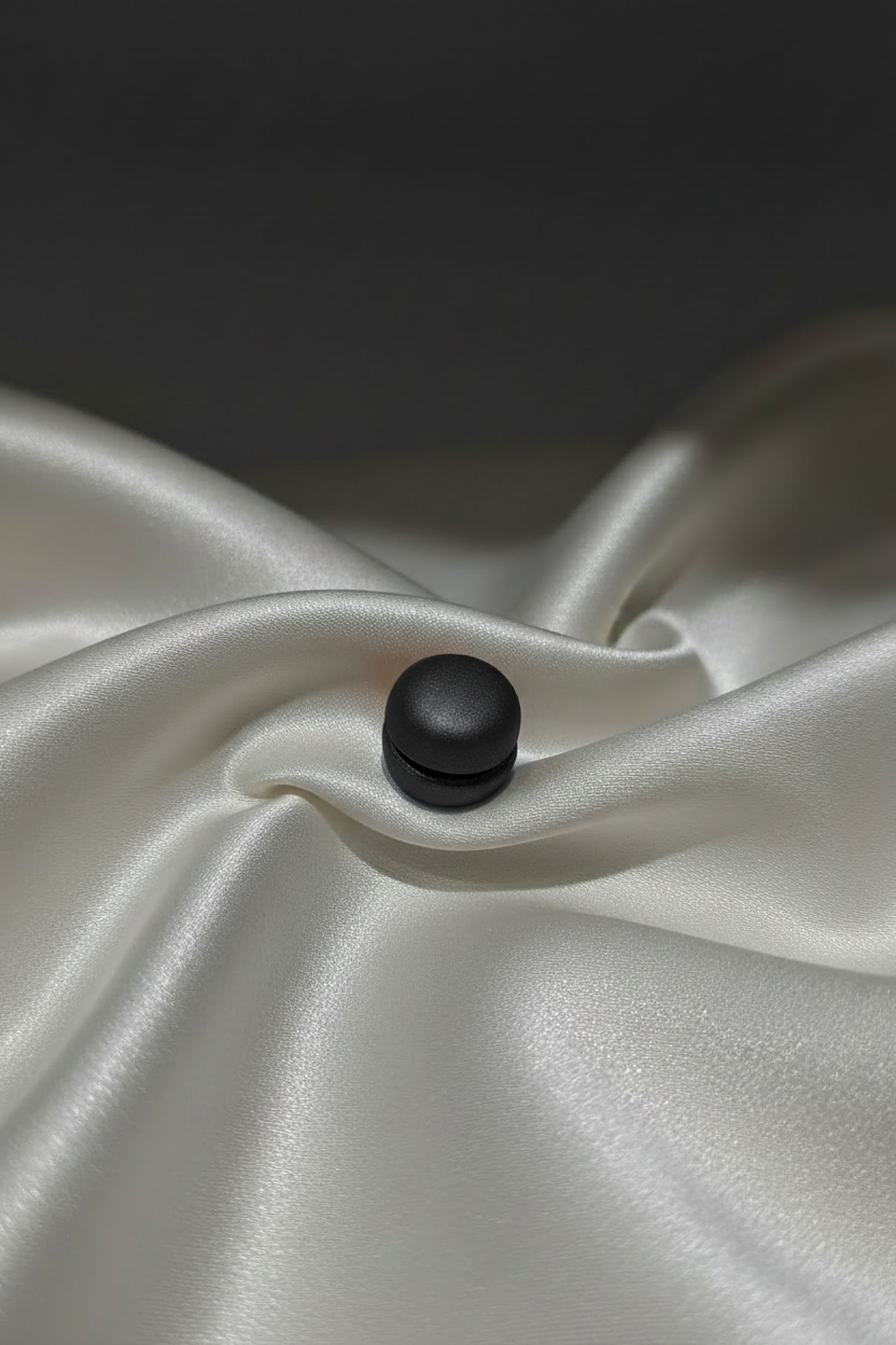 Round Hijab Magnet - Jet Black