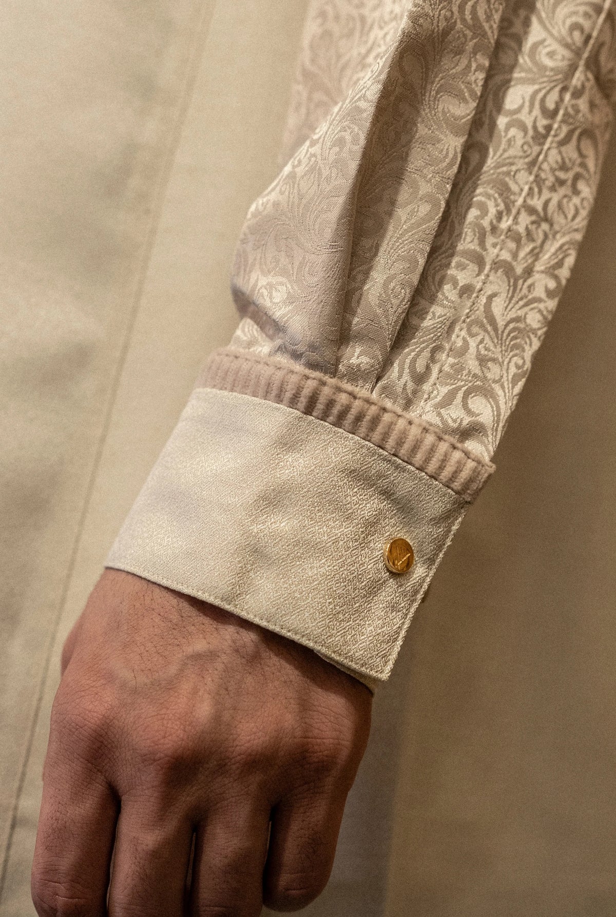 Lawung AAR2667 Gold Signature Thobe