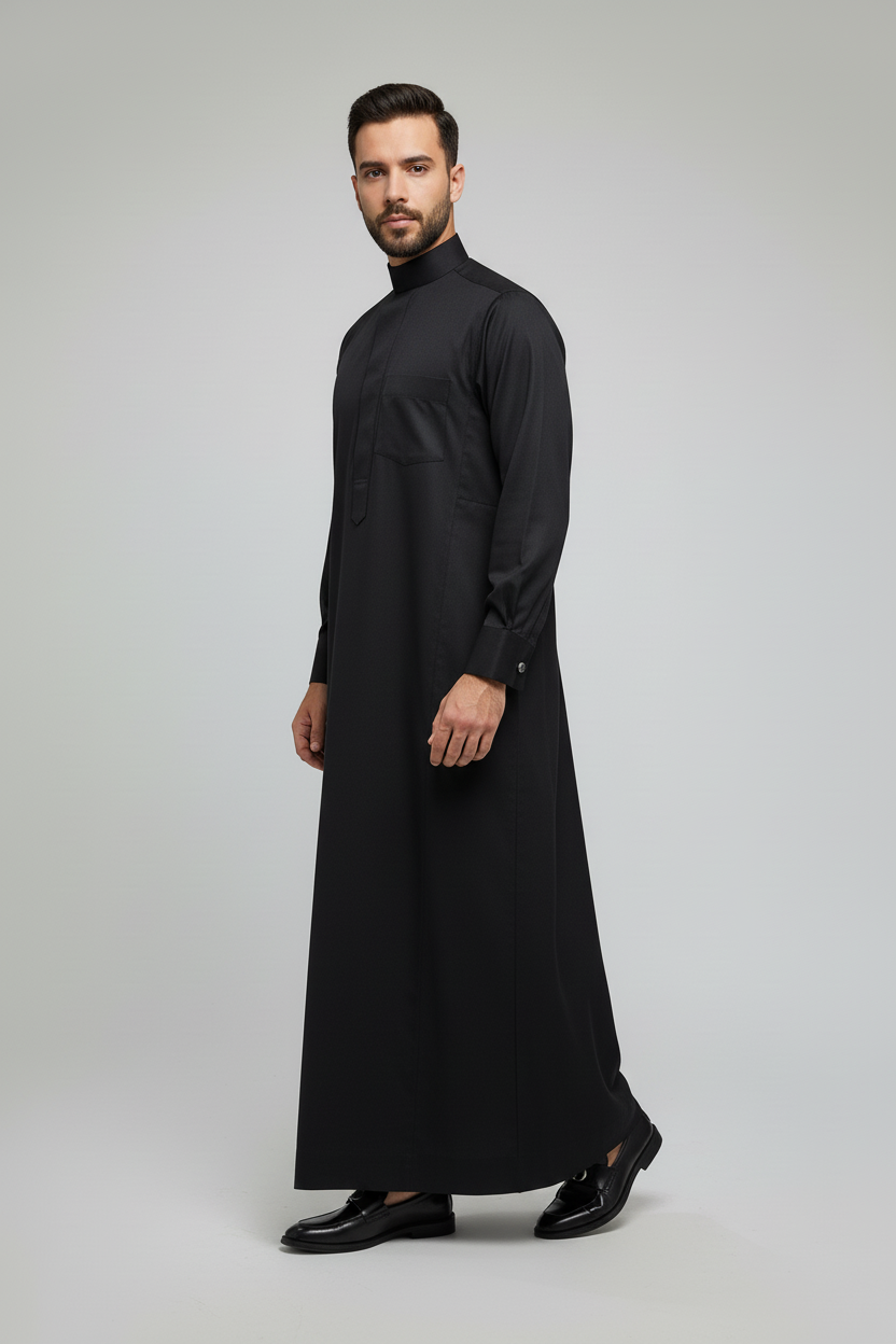 ثوب فاخر باللون الأسود
