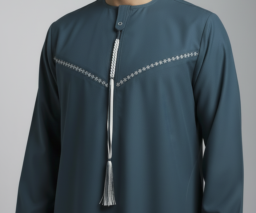 ثوب عماني أزرق المحيط
